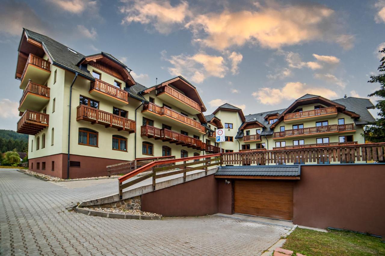 Apartman Tulanie 62 Kamzik Donovaly 2 Izbovy Mezonet Deluxe Parkovanie V Podzemnej Garazi Zdarma エクステリア 写真